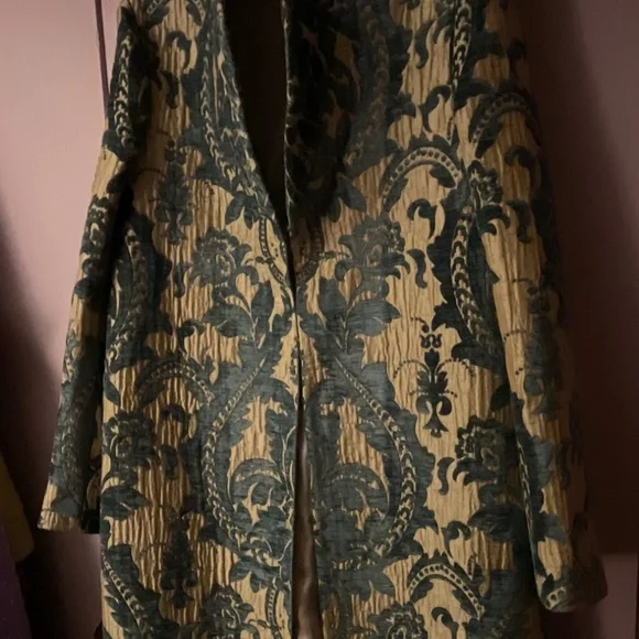 Italian Brocade Coat with matching Handbag - Picture 15 of 15